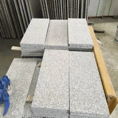 G623 Szürke gránit csempe